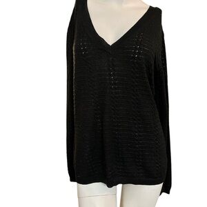 ❤️5 for $25❤️
Super cute black sweater